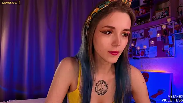 Snapshot of violettess chatting on 04/10/26, 04:01 violettess online show from 04/10/26, 04:01
