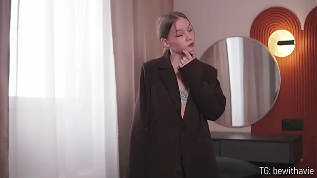 Snapshot of VenaLammo chatting on 03/29/26, 01:33 VenaLammo online show from 03/29/26, 01:33