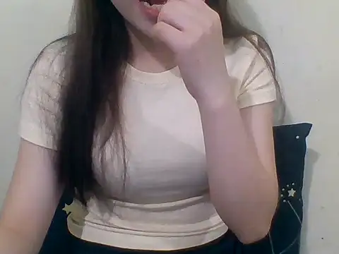 Snapshot of kiraa-007 chatting on 04/06/26, 01:56 kiraa-007 online show from 04/06/26, 01:56