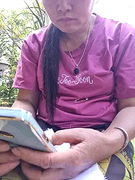 Snapshot of phay79 chatting on 05/17/26, 08:34 phay79 online show from 05/17/26, 08:34