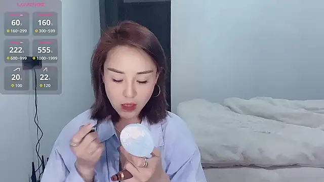 Snapshot of xiaolu-686 chatting on 03/23/26, 02:43 xiaolu-686 online show from 03/23/26, 02:43