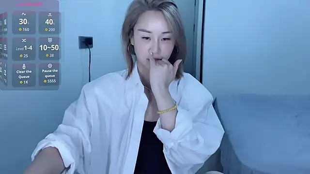 Snapshot of xiaolu-686 chatting on 04/13/26, 02:55 xiaolu-686 online show from 04/13/26, 02:55