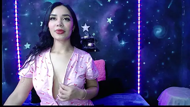 Snapshot of ValentinaRojass_ chatting on 03/25/26, 02:45 ValentinaRojass online show from 03/25/26, 02:45