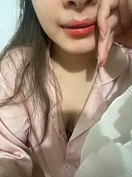 Snapshot of Xoai-cute chatting on 04/24/26, 06:49 Xoai-cute online show from 04/24/26, 06:49
