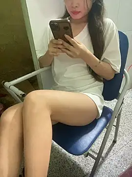 Snapshot of Xoai-cute chatting on 05/10/26, 08:14 Xoai-cute online show from 05/10/26, 08:14