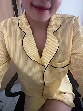 Snapshot of Xoai-cute chatting on 05/19/26, 07:04 Xoai-cute online show from 05/19/26, 07:04