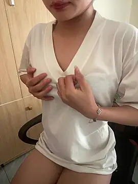 Snapshot of Xoai-cute chatting on 06/04/26, 06:52 Xoai-cute online show from 06/04/26, 06:52