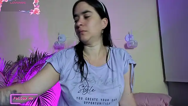  VALERIAGOMEZ online show from 03/21/26, 09:36