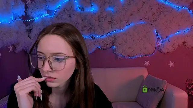 Snapshot of chloe_ley chatting on 03/23/26, 01:15 chloe ley online show from 03/23/26, 01:15