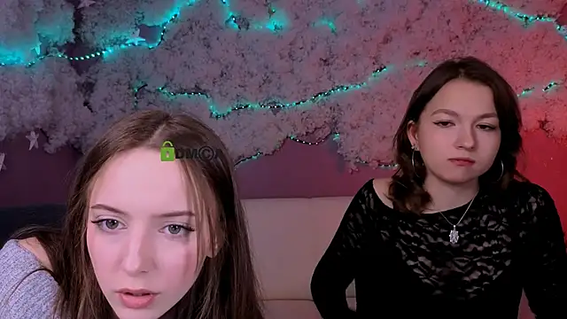 Snapshot of chloe_ley chatting on 03/25/26, 08:15 chloe ley online show from 03/25/26, 08:15