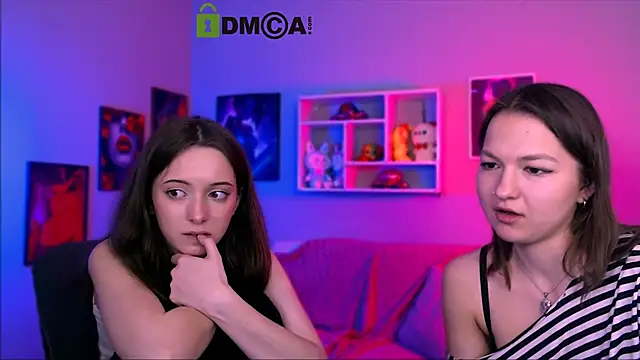 Snapshot of chloe_ley chatting on 04/21/26, 01:42 chloe ley online show from 04/21/26, 01:42