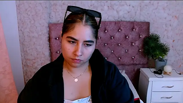 Snapshot of Sofiazaf_ chatting on 03/21/26, 12:54 Sofiazaf online show from 03/21/26, 12:54