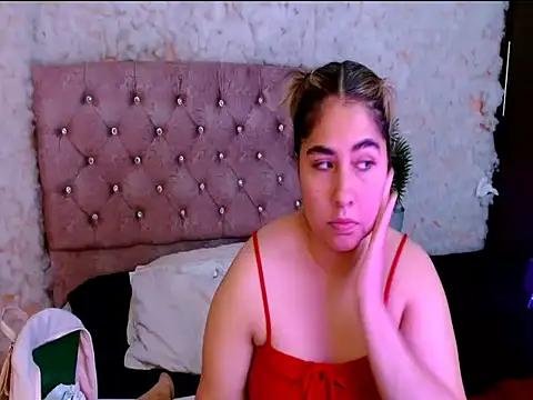 Snapshot of Sofiazaf_ chatting on 04/01/26, 01:23 Sofiazaf online show from 04/01/26, 01:23