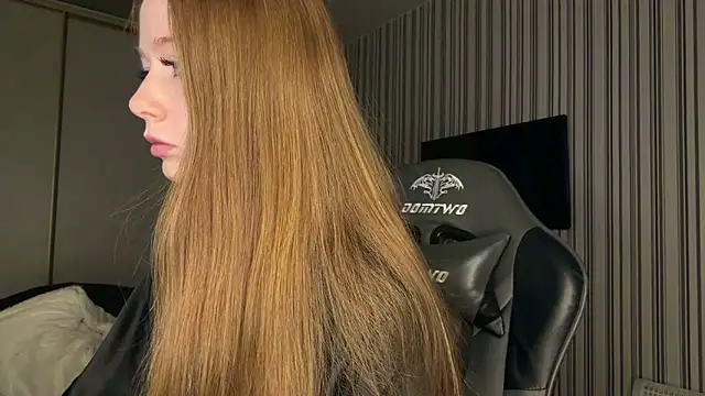 Snapshot of Emily_Rass_ chatting on 03/25/26, 04:46 Emily Rass online show from 03/25/26, 04:46