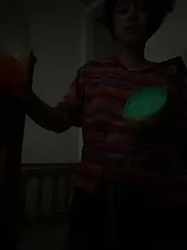 Snapshot of Malisa-aa chatting on 04/13/26, 04:34 Malisa-aa online show from 04/13/26, 04:34