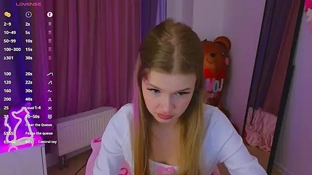 Snapshot of belrinaa chatting on 04/08/26, 08:53 belrinaa online show from 04/08/26, 08:53