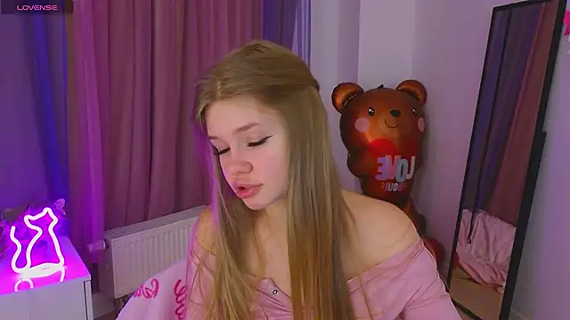 Snapshot of belrinaa chatting on 04/09/26, 09:09 belrinaa online show from 04/09/26, 09:09