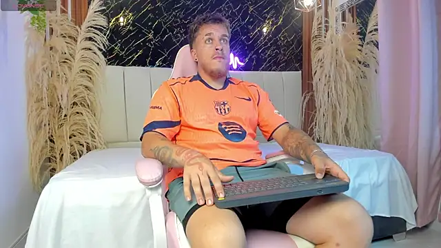 Snapshot of keane_lee_ chatting on 03/24/26, 07:19 keane lee online show from 03/24/26, 07:19