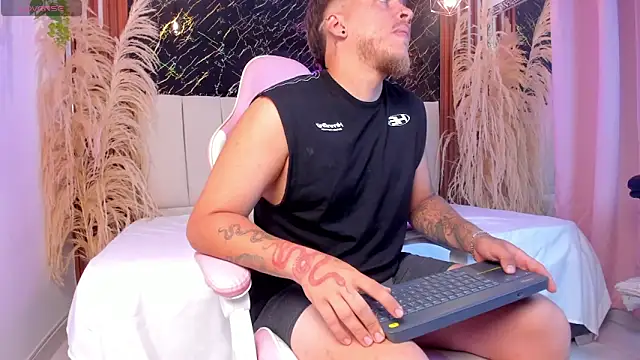 Snapshot of keane_lee_ chatting on 03/30/26, 12:17 keane lee online show from 03/30/26, 12:17