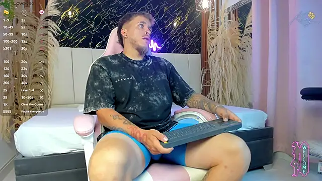 Snapshot of keane_lee_ chatting on 04/01/26, 12:50 keane lee online show from 04/01/26, 12:50