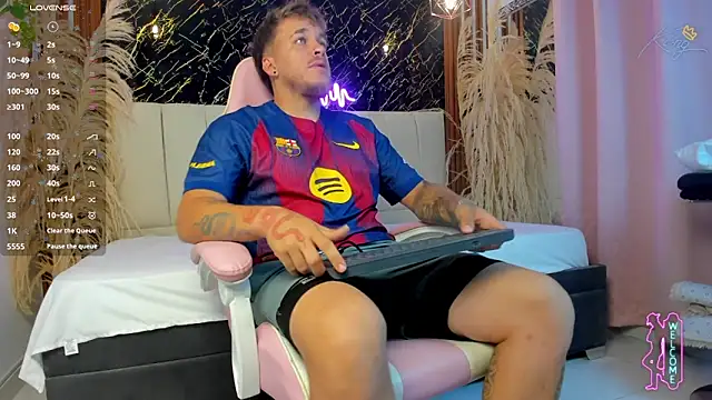 Snapshot of keane_lee_ chatting on 04/04/26, 12:24 keane lee online show from 04/04/26, 12:24