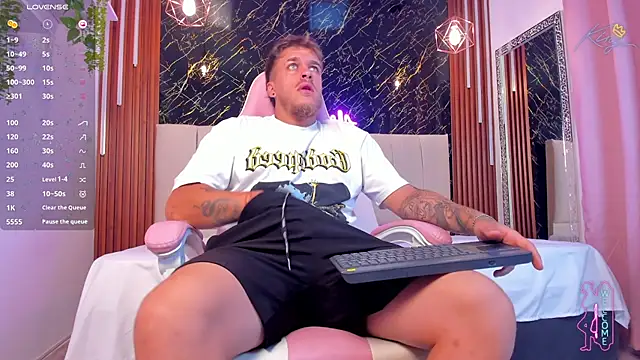 Snapshot of keane_lee_ chatting on 04/13/26, 12:21 keane lee online show from 04/13/26, 12:21