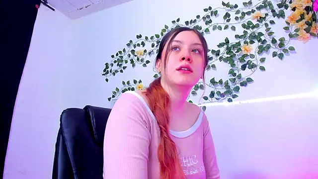 Snapshot of violeta_cutee chatting on 03/05/26, 01:40 violeta cutee online show from 03/05/26, 01:40