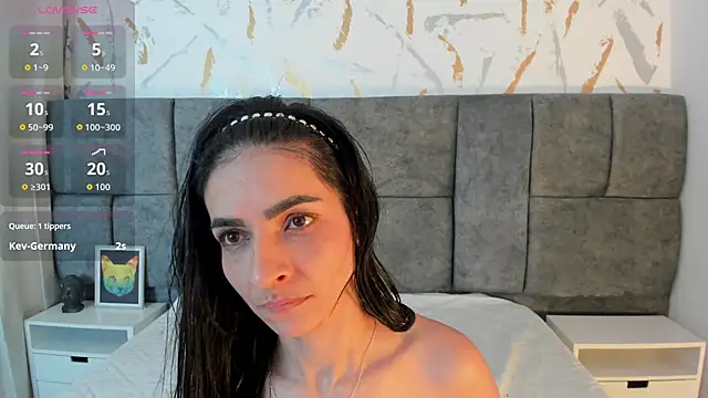 Snapshot of Samantha_Velle chatting on 05/24/26, 02:16 Samantha Velle online show from 05/24/26, 02:16