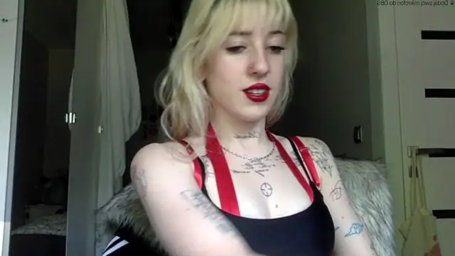 Snapshot of EmmyWet chatting on 05/14/26, 03:41 EmmyWet online show from 05/14/26, 03:41