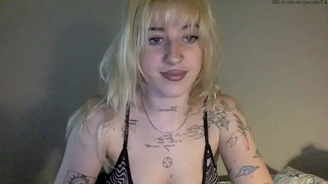Snapshot of EmmyWet chatting on 06/01/26, 05:58 EmmyWet online show from 06/01/26, 05:58