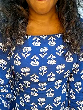 Snapshot of Akni_ chatting on 04/25/26, 06:05 Akni online show from 04/25/26, 06:05