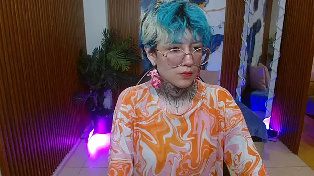 Lyra tay online show from 04/16/26, 07:03