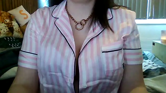 Snapshot of StaceyXOXO chatting on 02/27/26, 02:28 StaceyXOXO online show from 02/27/26, 02:28