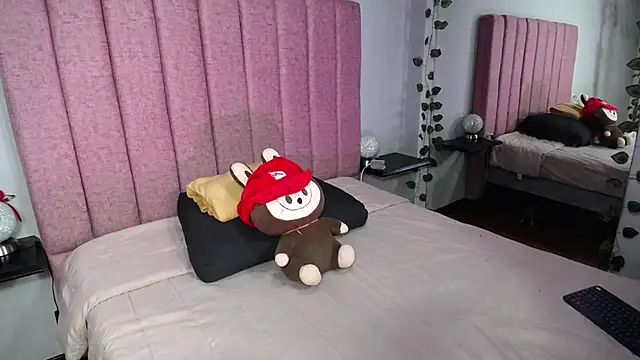 Snapshot of SaraLjordad chatting on 05/04/26, 07:54 SaraLjordad online show from 05/04/26, 07:54
