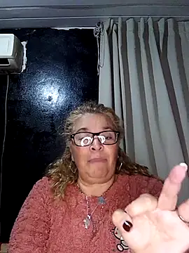 Snapshot of momismilf544 chatting on 05/11/26, 04:51 momismilf544 online show from 05/11/26, 04:51