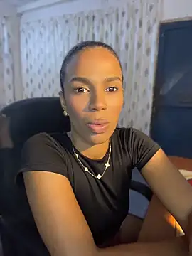 Snapshot of FlorSalvaje_ chatting on 04/16/26, 01:17 FlorSalvaje online show from 04/16/26, 01:17