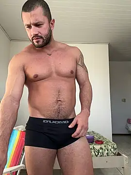 Snapshot of Romaninho chatting on 05/27/26, 11:18 Romaninho online show from 05/27/26, 11:18