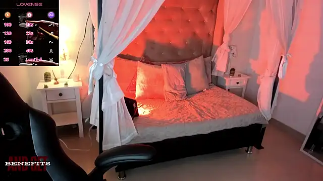 Snapshot of Raven_Dooll chatting on 03/24/26, 08:25 Raven Dooll online show from 03/24/26, 08:25