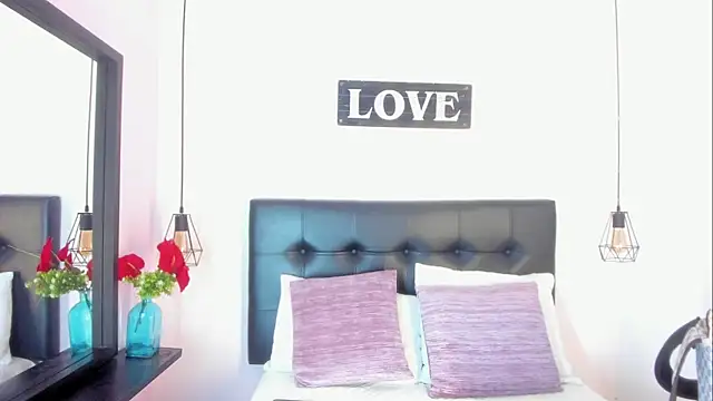 Snapshot of KatallelaMurillo chatting on 04/17/26, 11:46 KatallelaMurillo online show from 04/17/26, 11:46