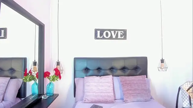 Snapshot of KatallelaMurillo chatting on 04/18/26, 11:03 KatallelaMurillo online show from 04/18/26, 11:03