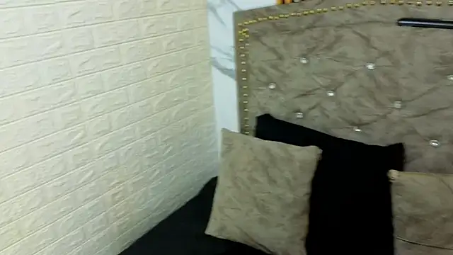 Snapshot of ElisVega chatting on 04/06/26, 07:37 ElisVega online show from 04/06/26, 07:37