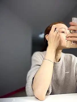 SadieSink  online show from 04/05/26, 09:39