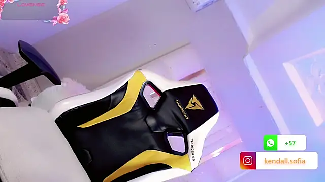 Snapshot of Sophiaa_doll_ chatting on 04/07/26, 03:18 Sophiaa doll online show from 04/07/26, 03:18