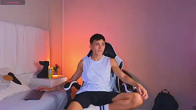 Snapshot of Rome_cortes chatting on 04/01/26, 07:33 Rome cortes online show from 04/01/26, 07:33