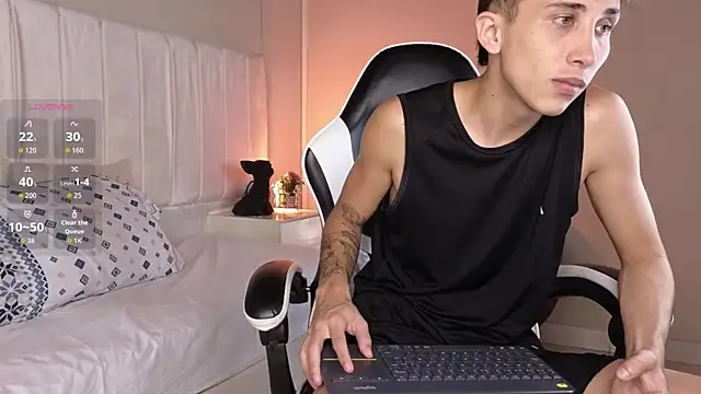 Snapshot of Rome_cortes chatting on 04/08/26, 07:36 Rome cortes online show from 04/08/26, 07:36