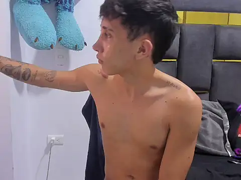 Snapshot of Rome_cortes chatting on 04/12/26, 12:26 Rome cortes online show from 04/12/26, 12:26