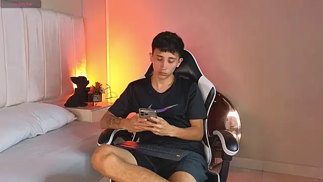 Snapshot of Rome_cortes chatting on 04/14/26, 07:53 Rome cortes online show from 04/14/26, 07:53