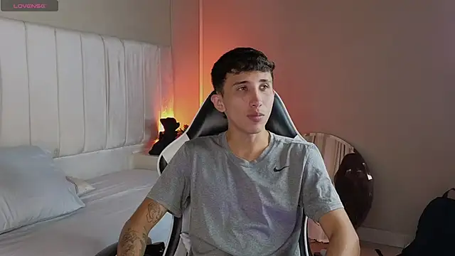 Snapshot of Rome_cortes chatting on 04/15/26, 07:32 Rome cortes online show from 04/15/26, 07:32