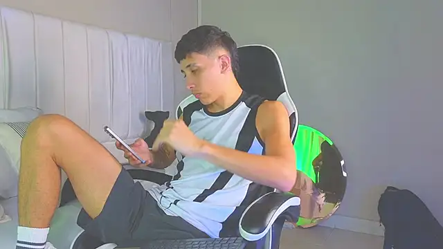 Snapshot of Rome_cortes chatting on 04/22/26, 08:43 Rome cortes online show from 04/22/26, 08:43