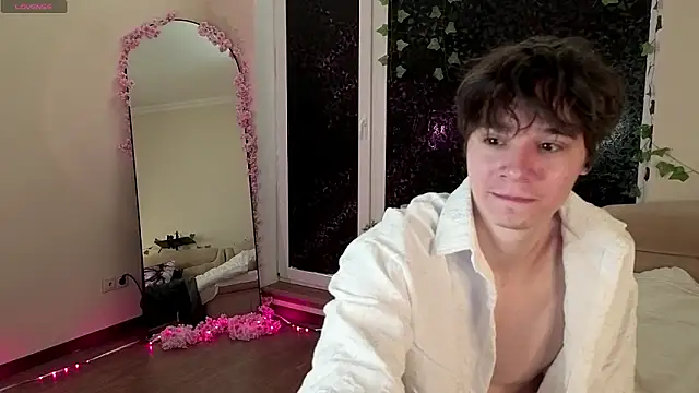 AnthonyCuutie online show from 03/29/26, 07:08